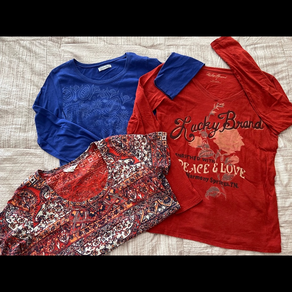 Lot of 3 LUCKY BRAND WOMENS TEE SHIRTS, Blue, Orange, Size Large, Medium